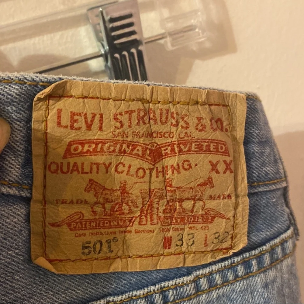 Men’s Light-wash Levi’s 501 Button-fly Cotton Jeans Sz 33 x 32